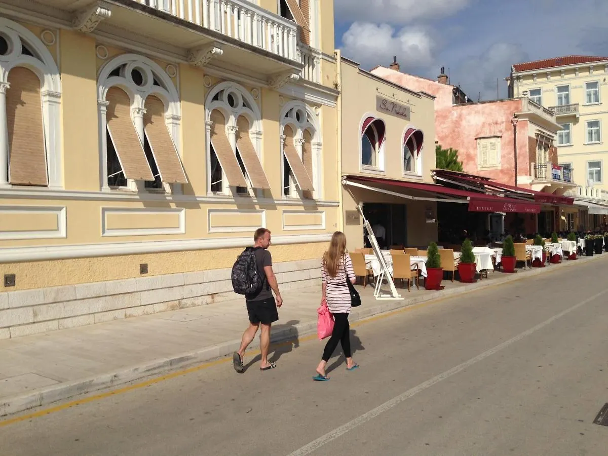Antoneta Appartamento Porec
